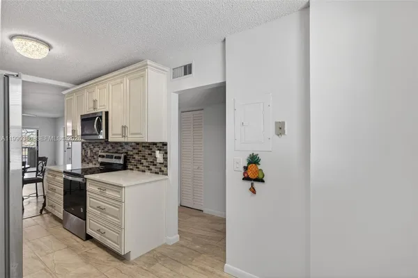 $2,100 | 9670 West McNab Road, Unit 208, Tamarac, FL 33321