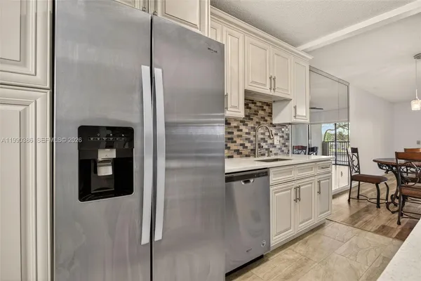 $2,100 | 9670 West McNab Road, Unit 208, Tamarac, FL 33321