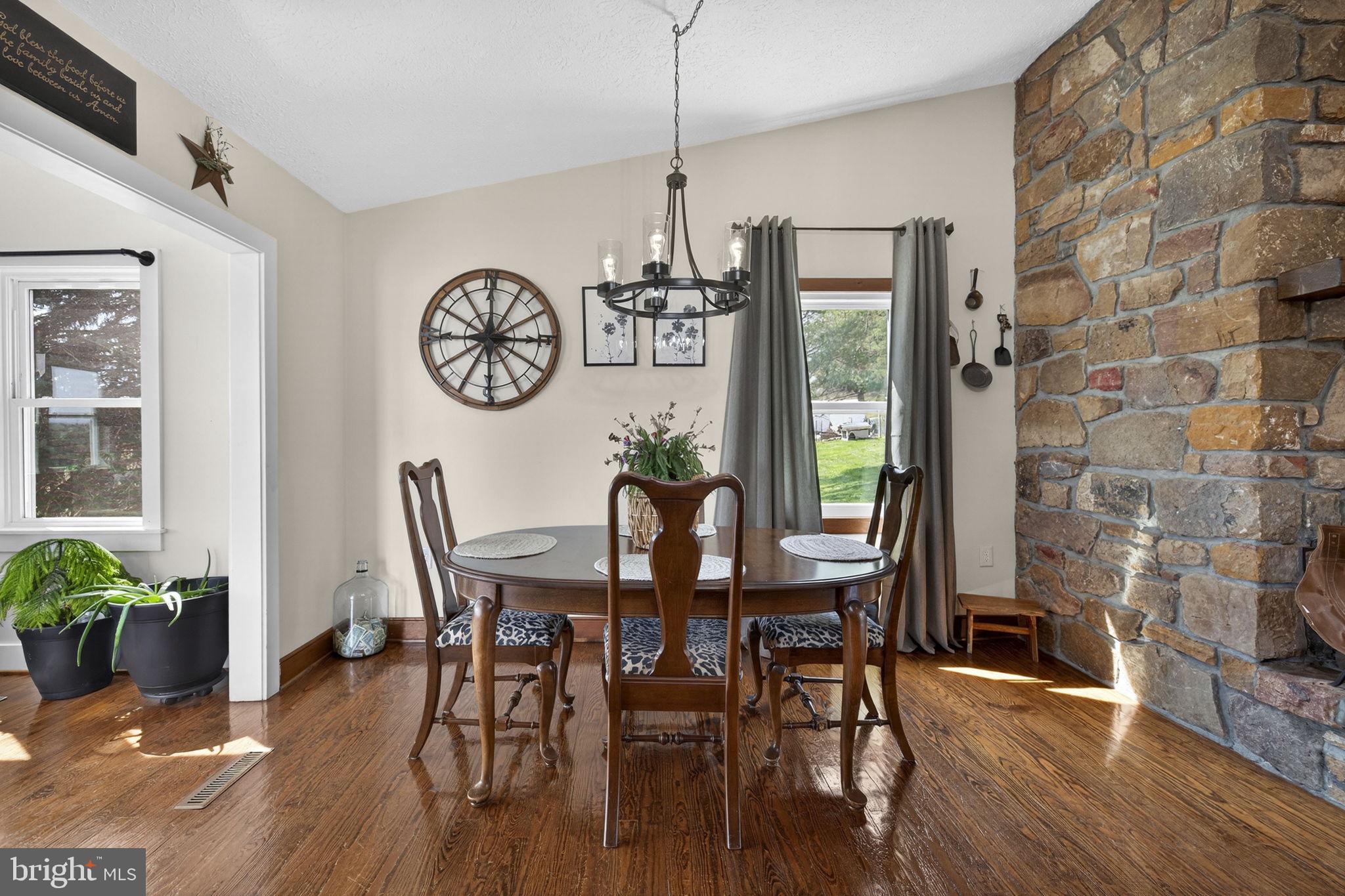 740 Whitacre Road Gore, VA 22637 - Photo 19 of 95 Dining