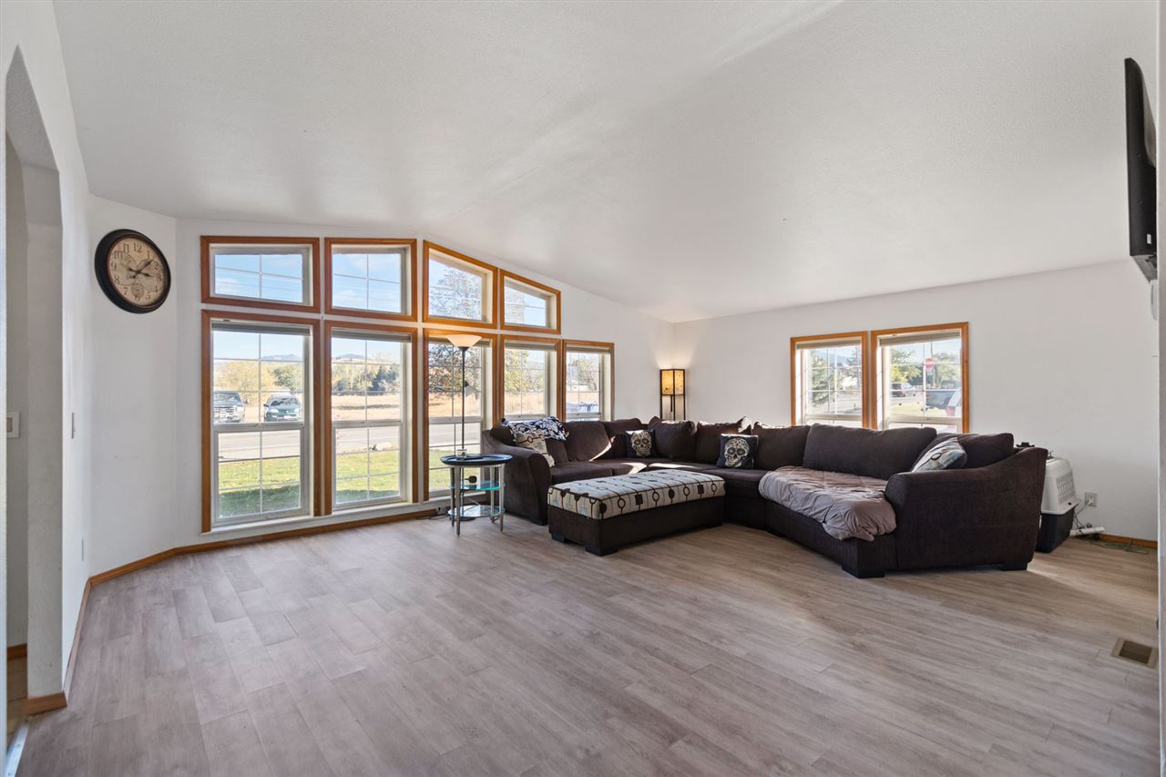 15 North Barker Road Spokane Valley, WA 99016 - Photo 3 of 25 Gallery Image 3