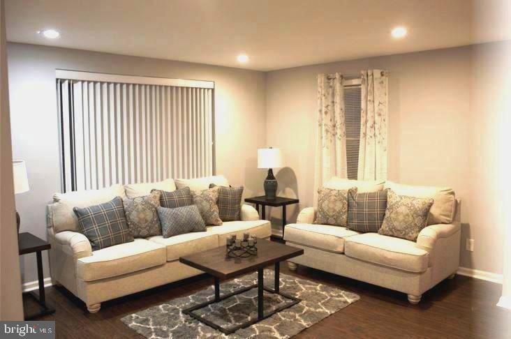 4514 Rokeby Road Baltimore, MD 21229 - Photo 2 of 19