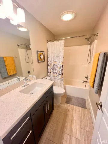 $689,900 | 1610 South Hathaway Court, Bloomington, IN 47401