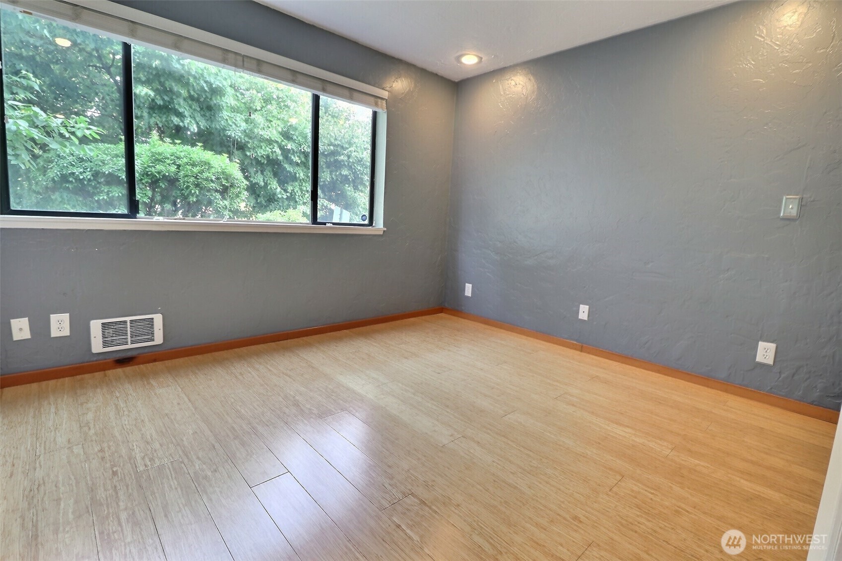 5642 California Avenue Southwest, Unit 1 Seattle, WA 98136 - Photo 14 of 23