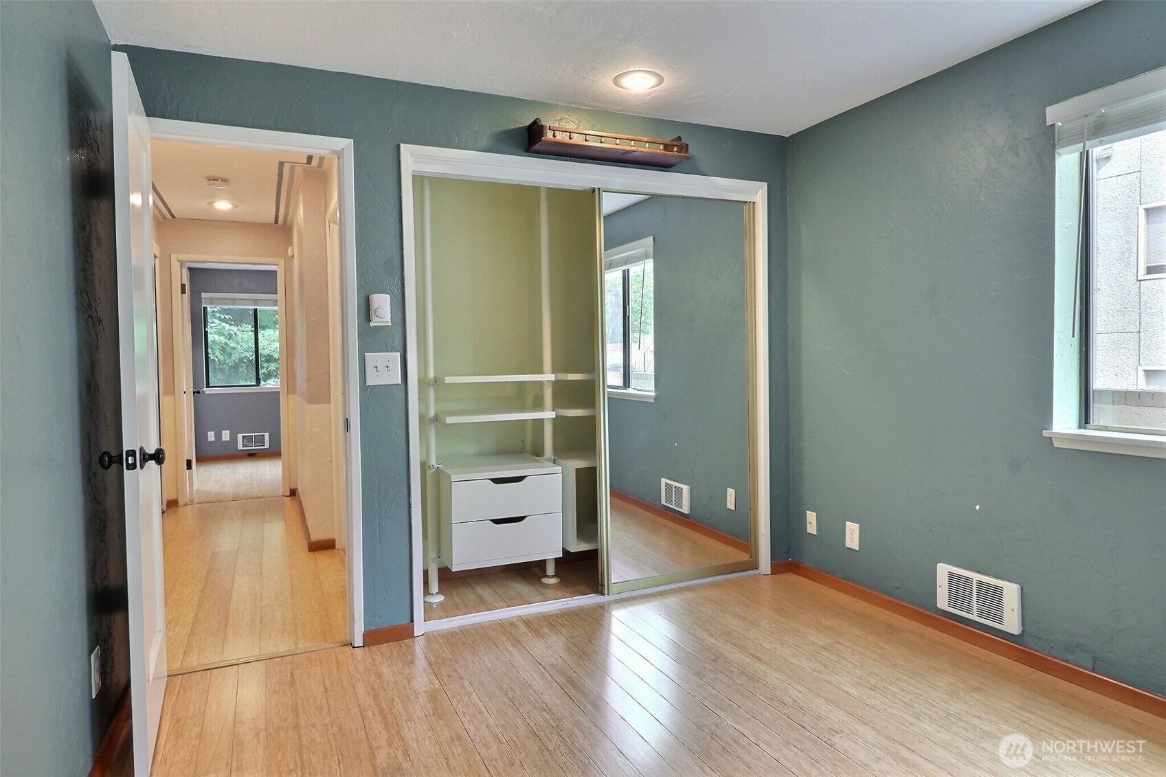 5642 California Avenue Southwest, Unit 1 Seattle, WA 98136 - Photo 19 of 23