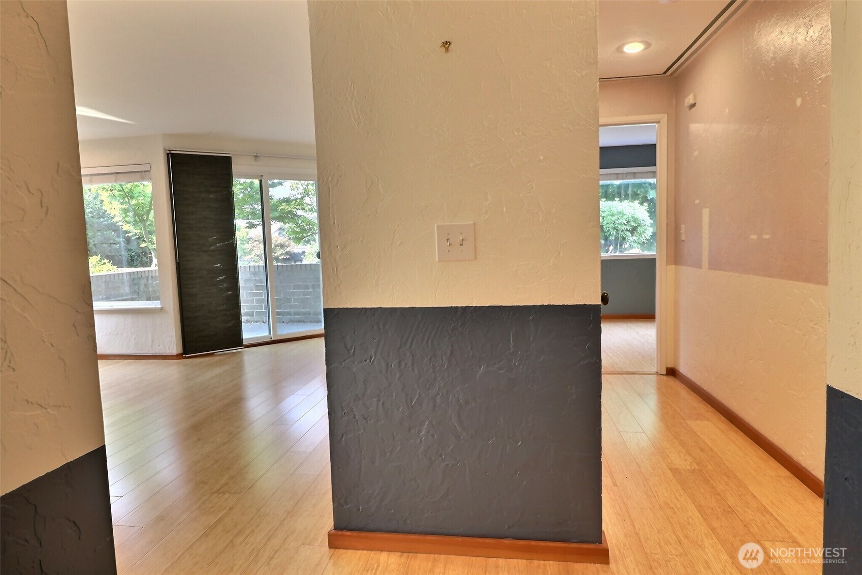 5642 California Avenue Southwest, Unit 1 Seattle, WA 98136 - Photo 10 of 23