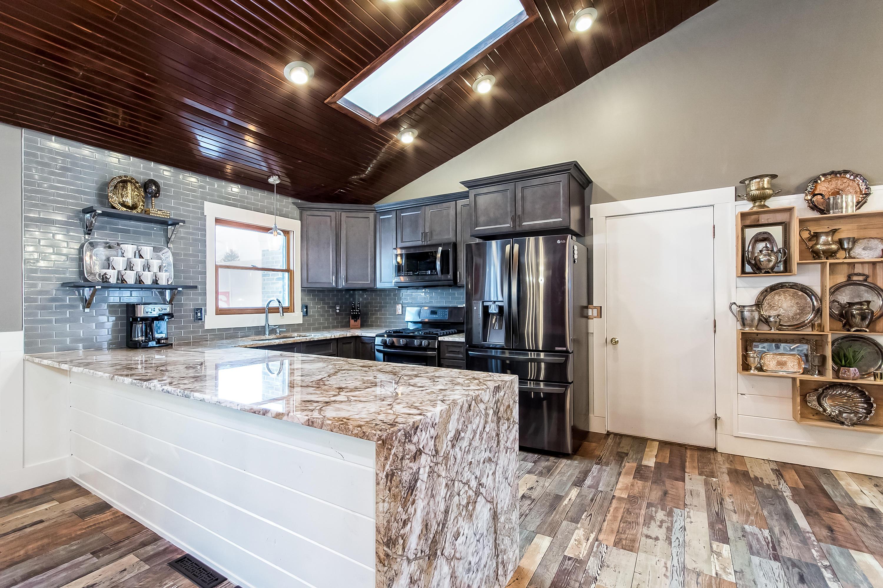 2145 Sandston Road Upper Arlington, OH 43220 - Photo 9 of 45 F 2145 Sandston053