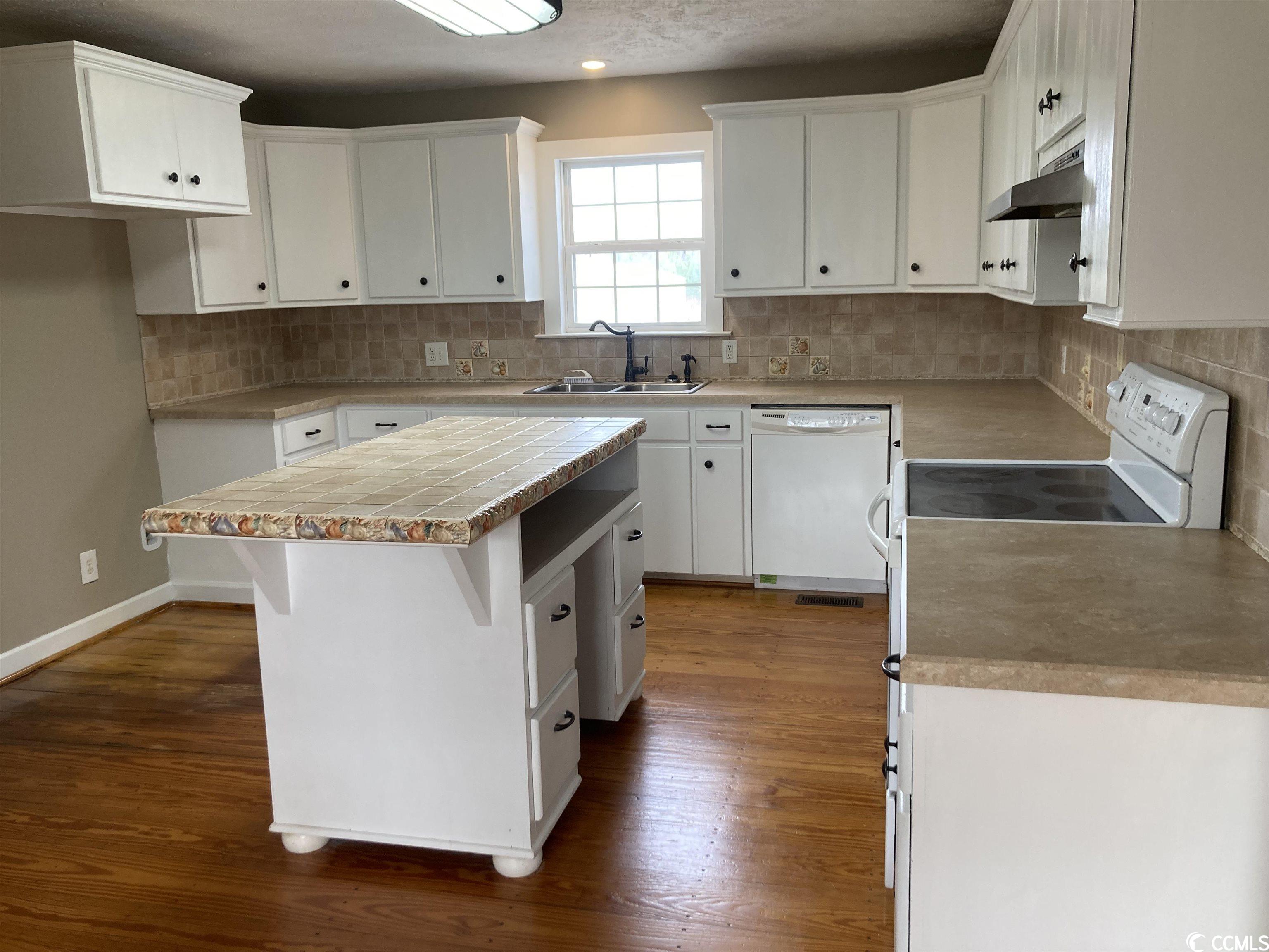 803 Lovell Road Nichols, SC 29581 - Photo 4 of 29 Gallery Image 4