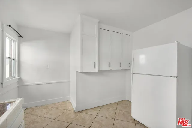 a view of entryway with hallway