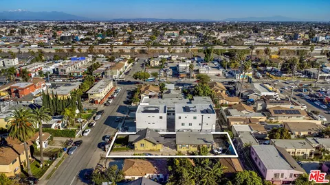 $725,000 | 528 West 75th Street, Los Angeles, CA 90044
