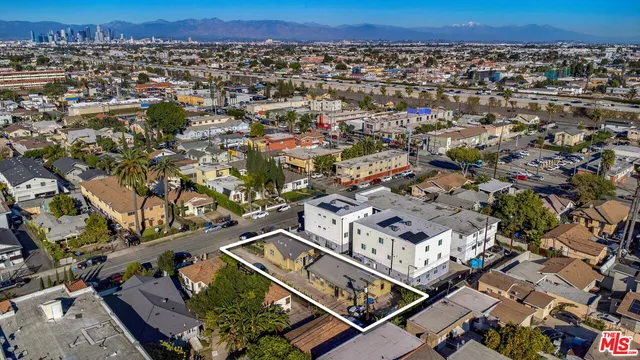 $799,000 | 528 West 75th Street, Los Angeles, CA 90044