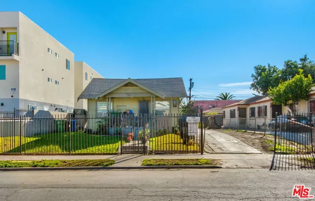 $799,000 | 528 West 75th Street, Los Angeles, CA 90044