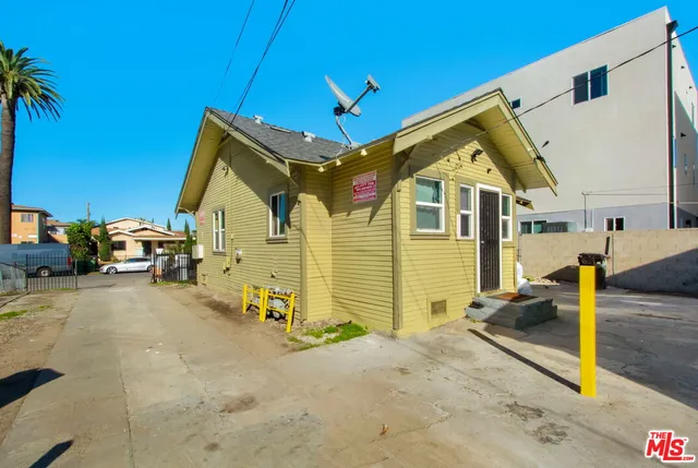a view of a house with a flat space