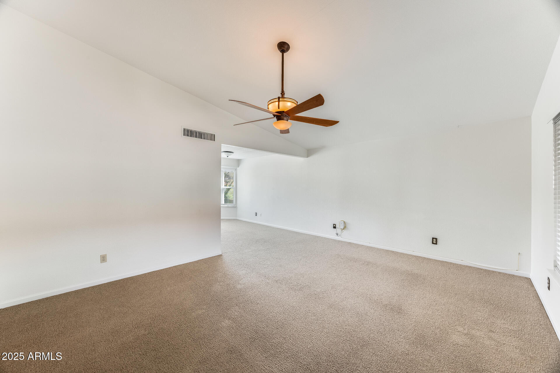 1929 East Redfield Road Phoenix, AZ 85022 - Photo 7 of 58 a view of a room with equipment