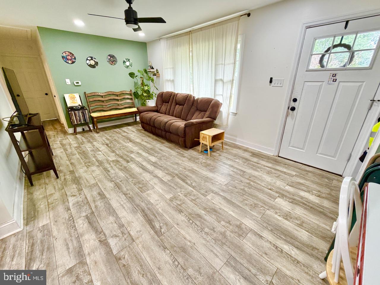 2413 Shelburn Road Millville, NJ 08332 - Photo 2 of 41 a living room with furniture