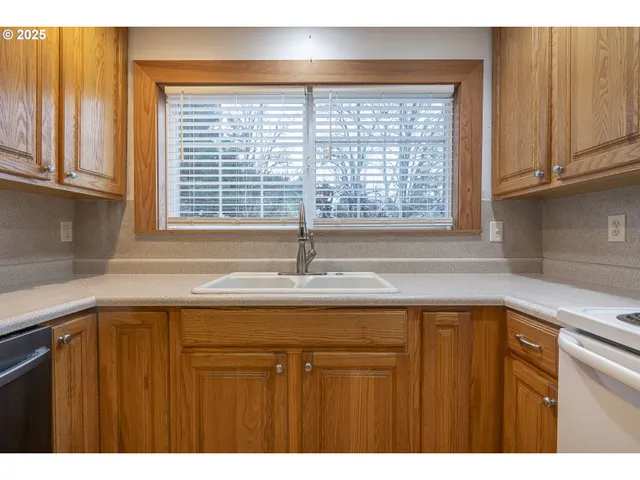 $455,000 | 1155 18th Street Northeast, Salem, OR 97301