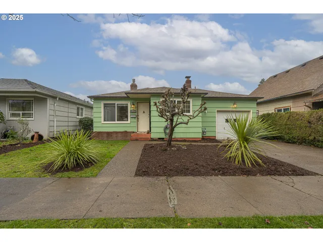 $455,000 | 1155 18th Street Northeast, Salem, OR 97301