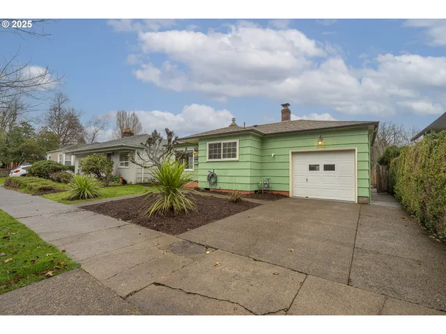 $455,000 | 1155 18th Street Northeast, Salem, OR 97301
