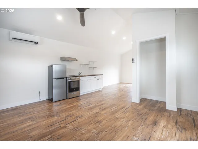 $455,000 | 1155 18th Street Northeast, Salem, OR 97301