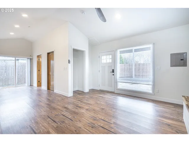 $455,000 | 1155 18th Street Northeast, Salem, OR 97301