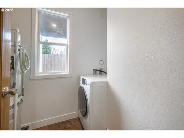 $455,000 | 1155 18th Street Northeast, Salem, OR 97301