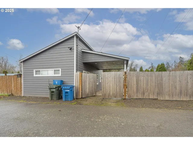 $455,000 | 1155 18th Street Northeast, Salem, OR 97301