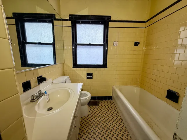 $130,000 | 7741 South Oglesby Avenue, Chicago, IL 60649