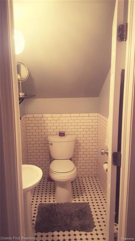 2232 Columbia Road Berkley, MI 48072 - Photo 26 of 30