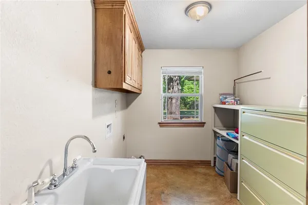 $988,650 | 7275 Leavenworth Trail, Mead, OK 73449