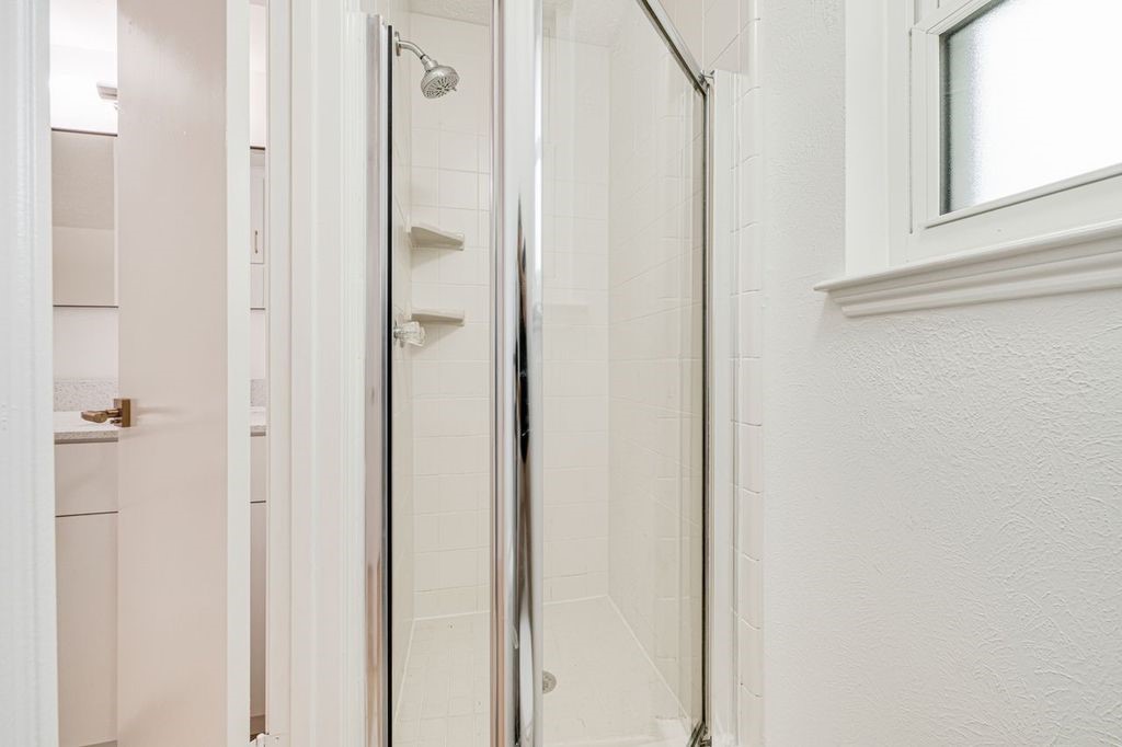 4518 Seneca Street Pasadena, TX 77504 - Photo 18 of 26 a view of a elevator