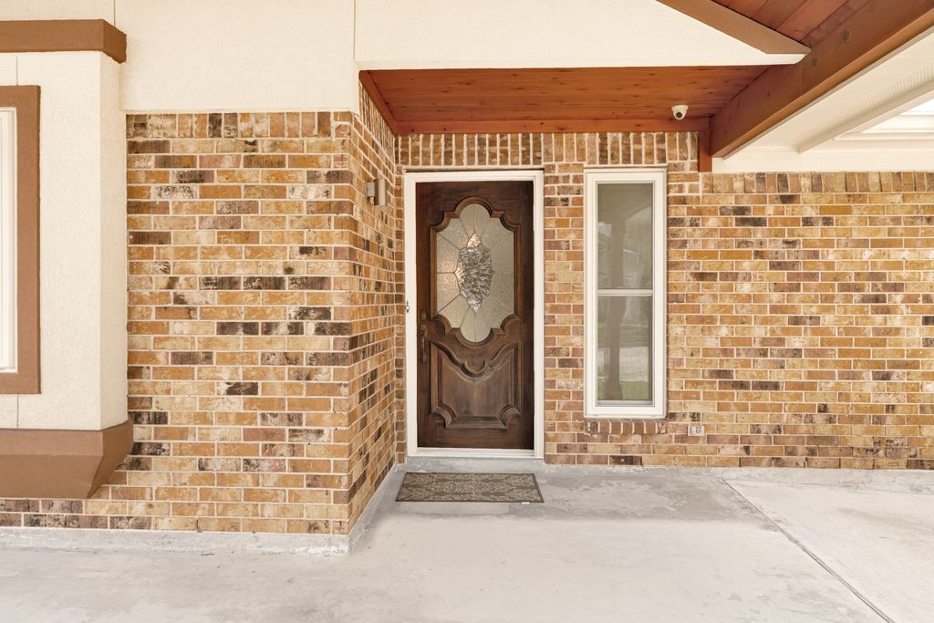 4518 Seneca Street Pasadena, TX 77504 - Photo 5 of 26 a front view of a building