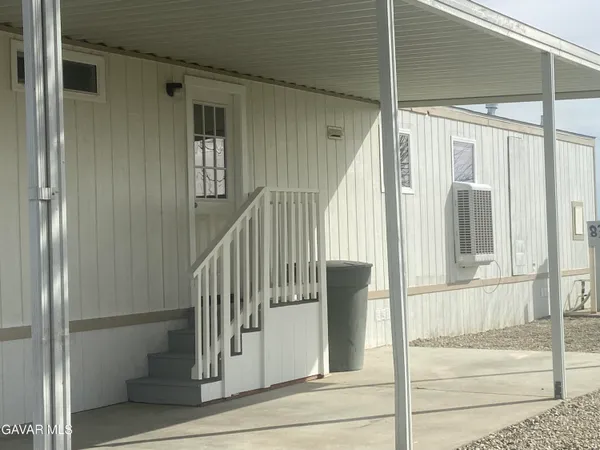 a view of a pathway of a house