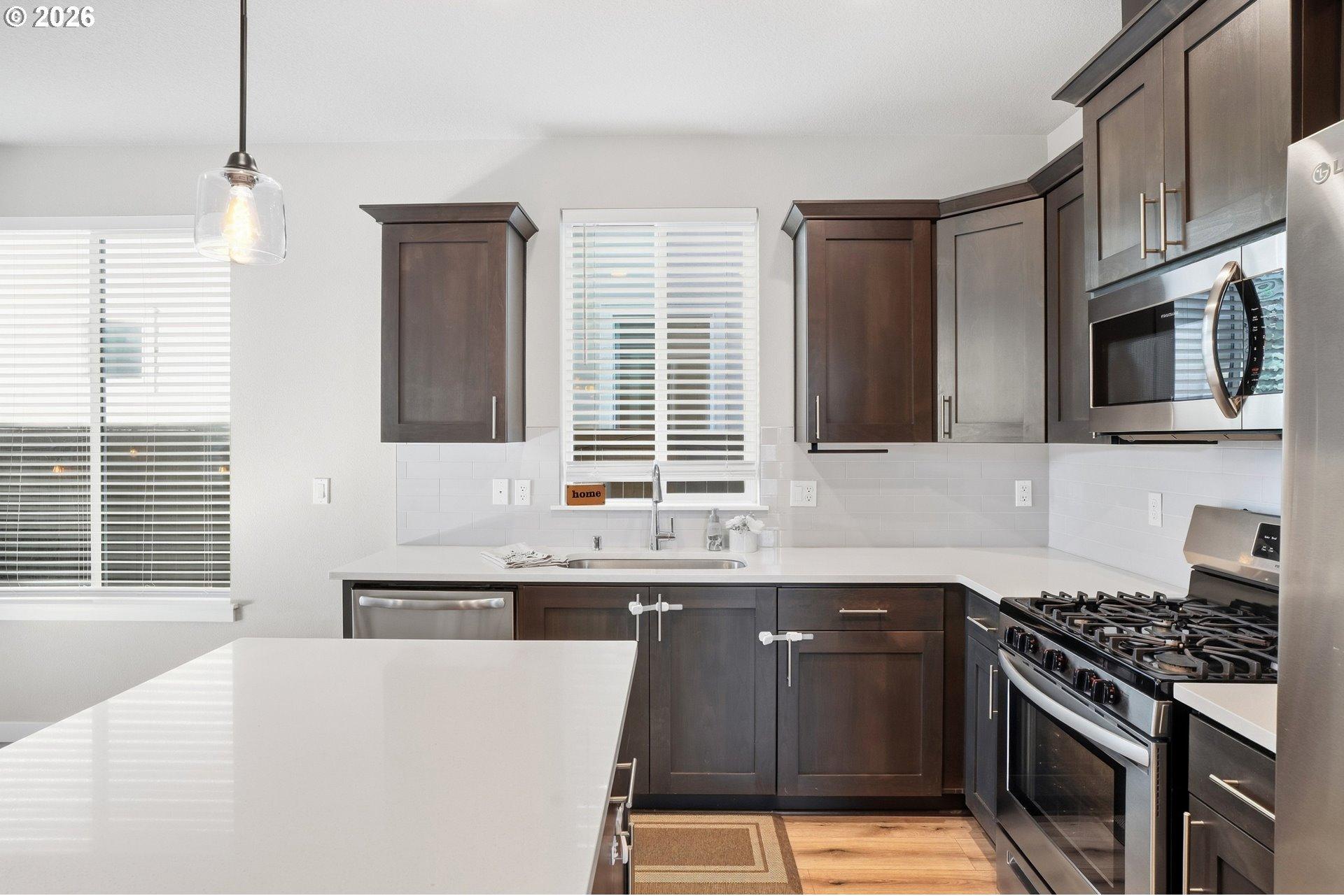 501 North Russet Place Ridgefield, WA 98642 - Photo 7 of 36 Kitchen