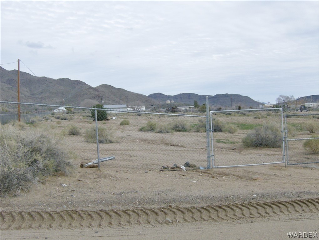 3552 North Bryce Road Golden Valley, AZ 86413 - Photo 3 of 8