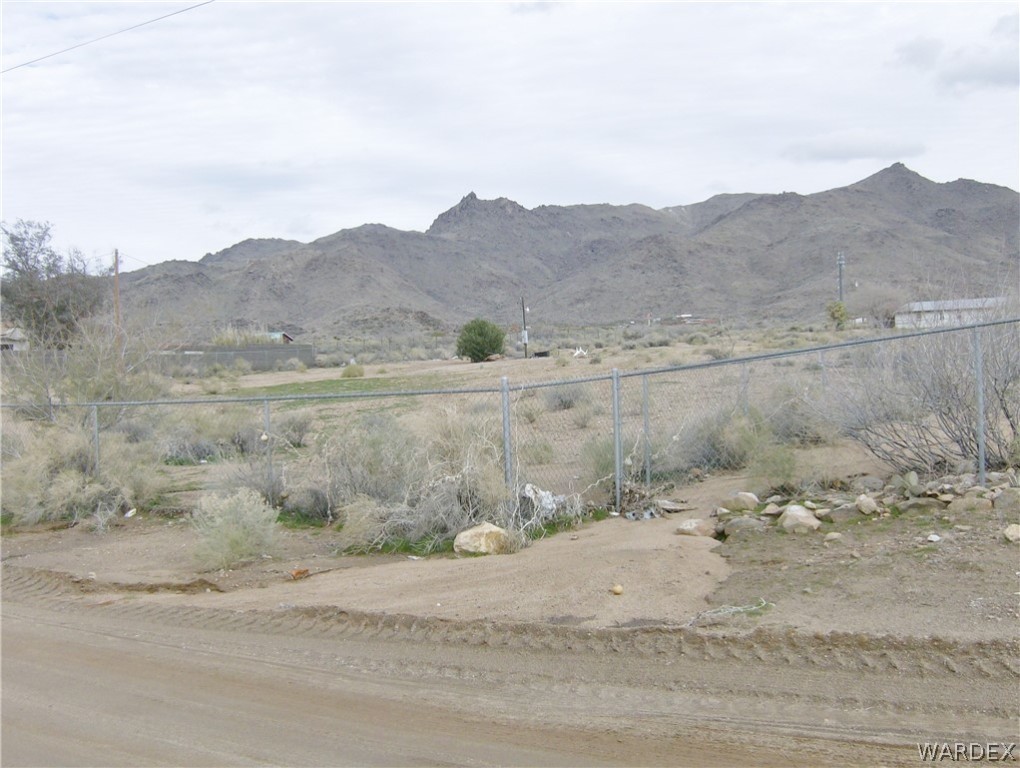 3552 North Bryce Road Golden Valley, AZ 86413 - Photo 4 of 8