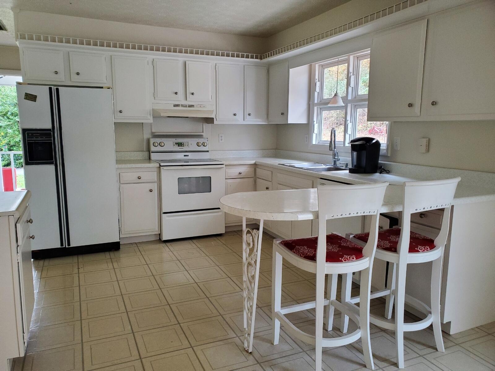 225 Skate Road East Point, KY 41216 - Photo 3 of 13 Kitchen
