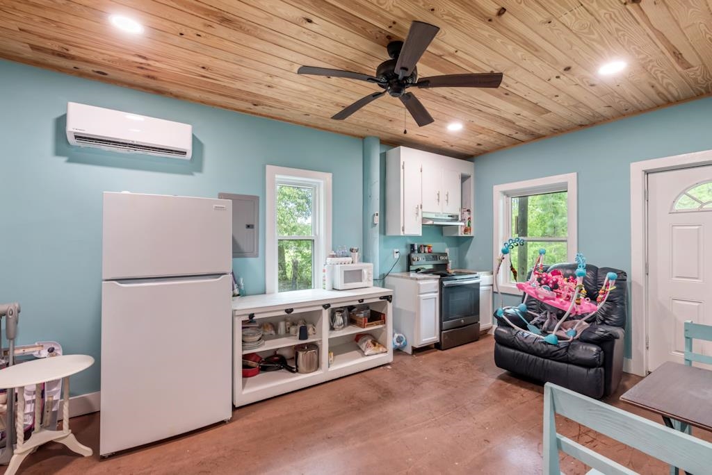 13742 Roberts Road Loxley, AL 36551 - Photo 7 of 18 Kitchen
