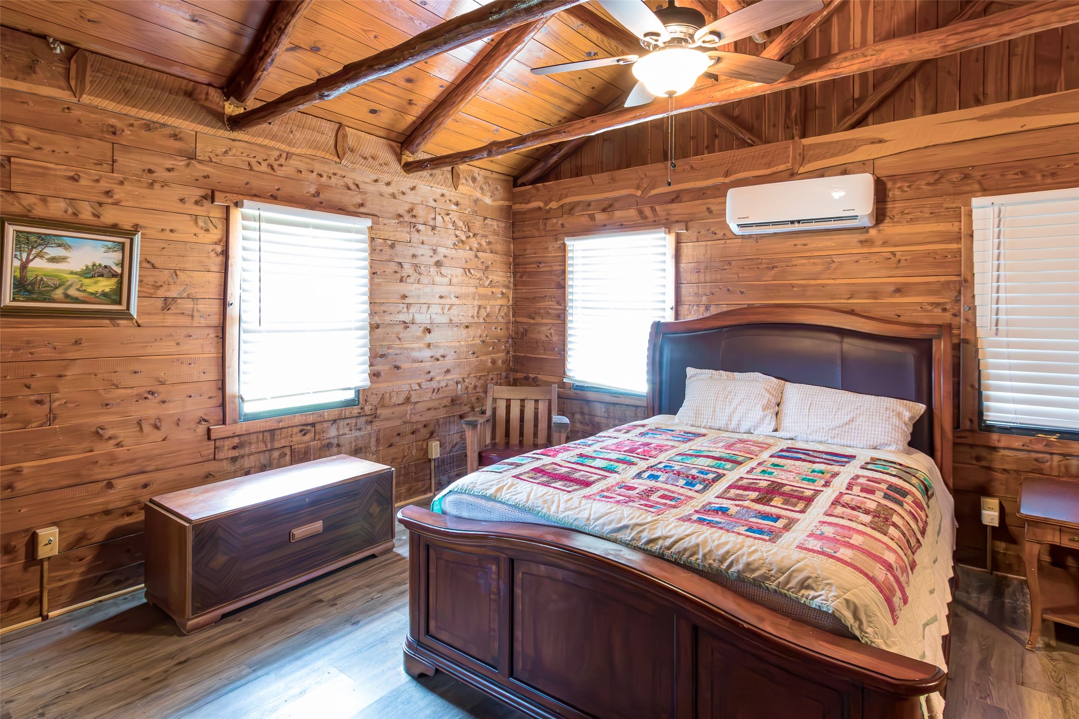 511 Commerce Street Palacios, TX 77465 - Photo 11 of 40 Main Cabin