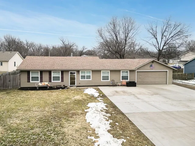 $279,950 | 117 Brice Street, Tonganoxie, KS 66086