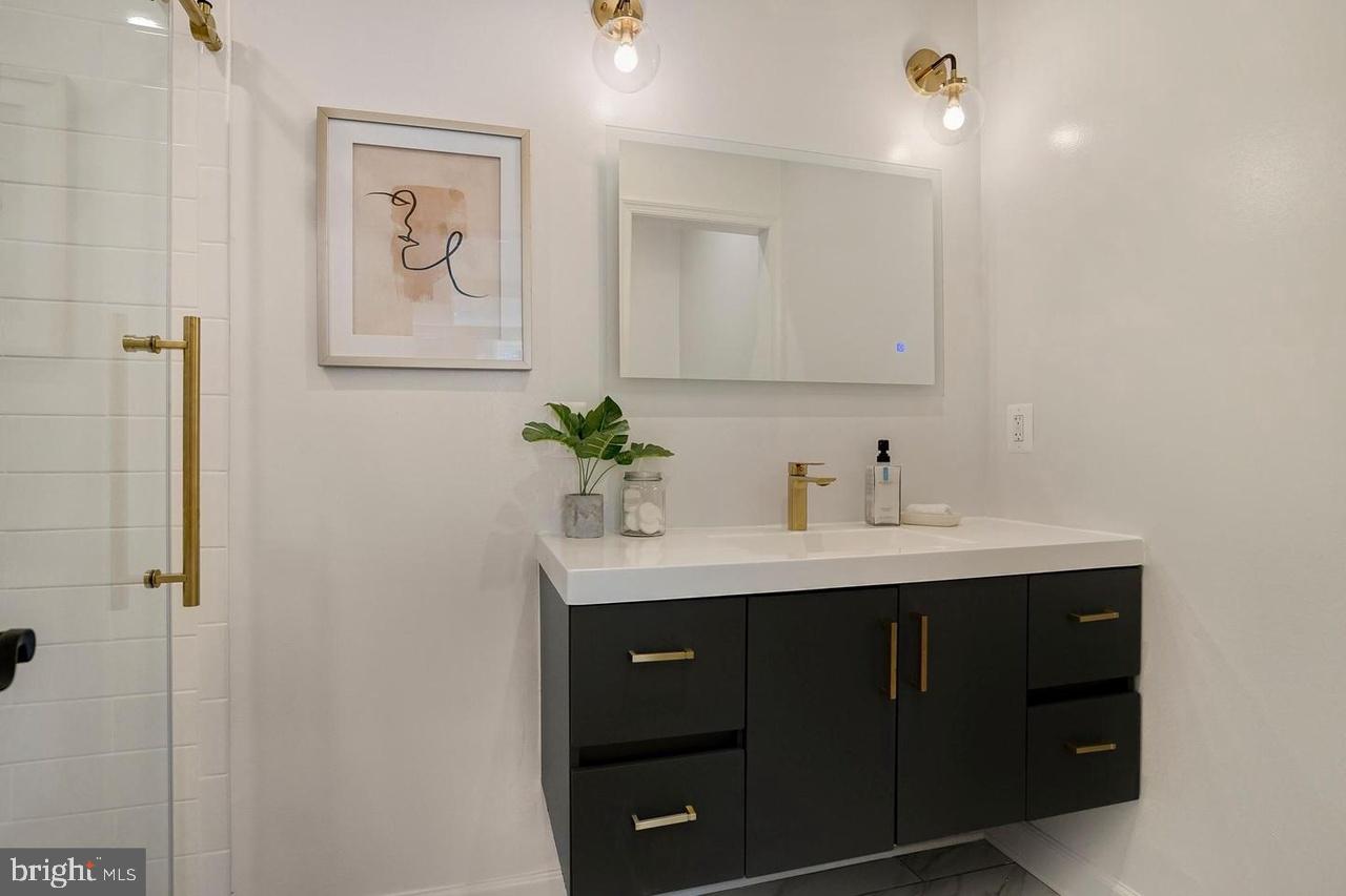 1311 Spring Road Northwest, Unit 1 Washington, DC 20010 - Photo 13 of 23