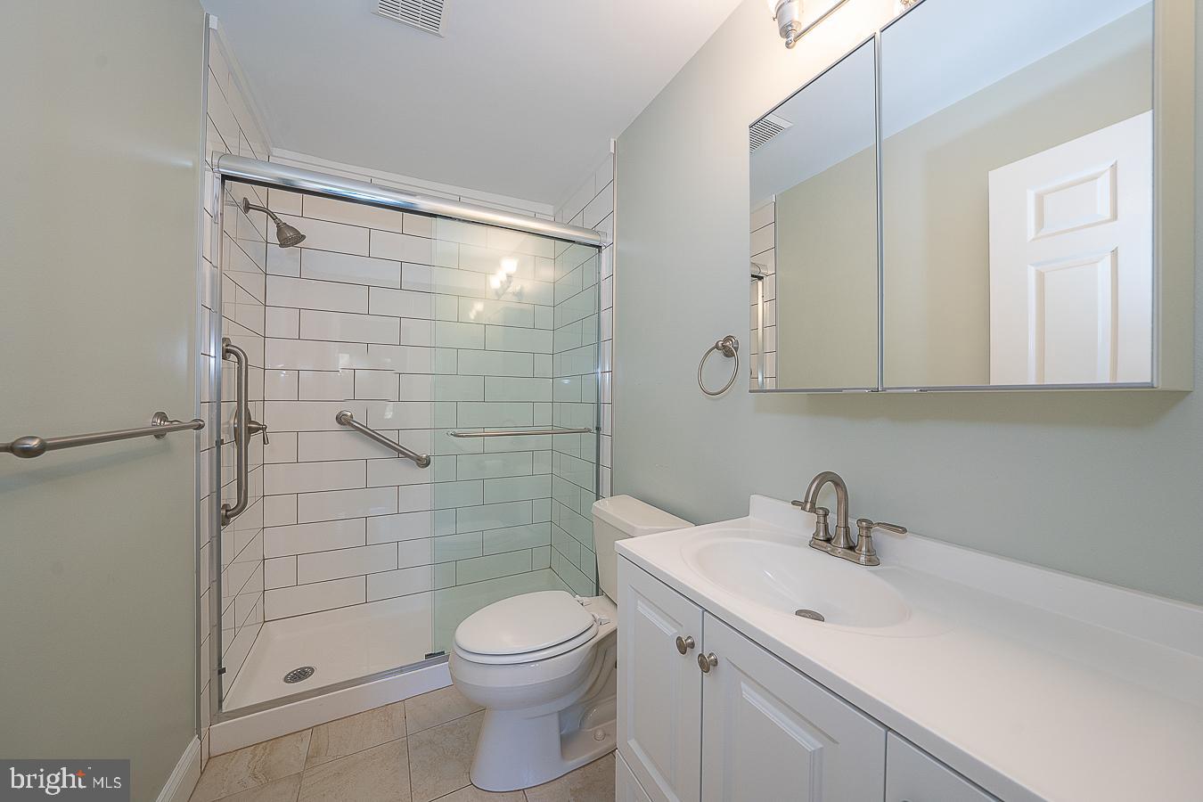 427 Eagle Road, Unit 14 Wayne, PA 19087 - Photo 13 of 21 Master En-Suite Bathroom