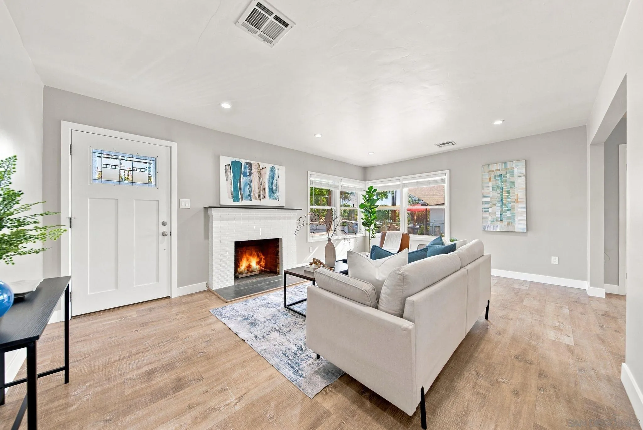 8661 Valencia Street Spring Valley, CA 91977 - Photo 8 of 37 Gallery Image 8