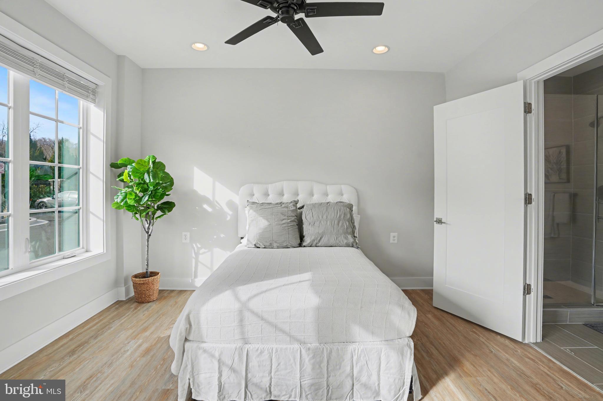 8215 River Road Bethesda, MD 20817 - Photo 5 of 43