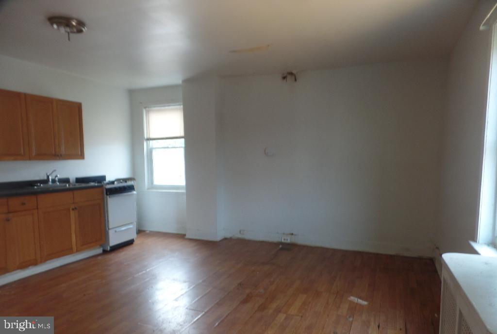 4622 Hawthorne Street Philadelphia, PA 19124 - Photo 3 of 19