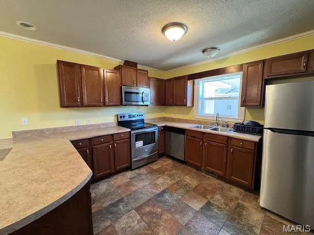 $225,000 | 407 North N Highway, Waynesville, MO 65583