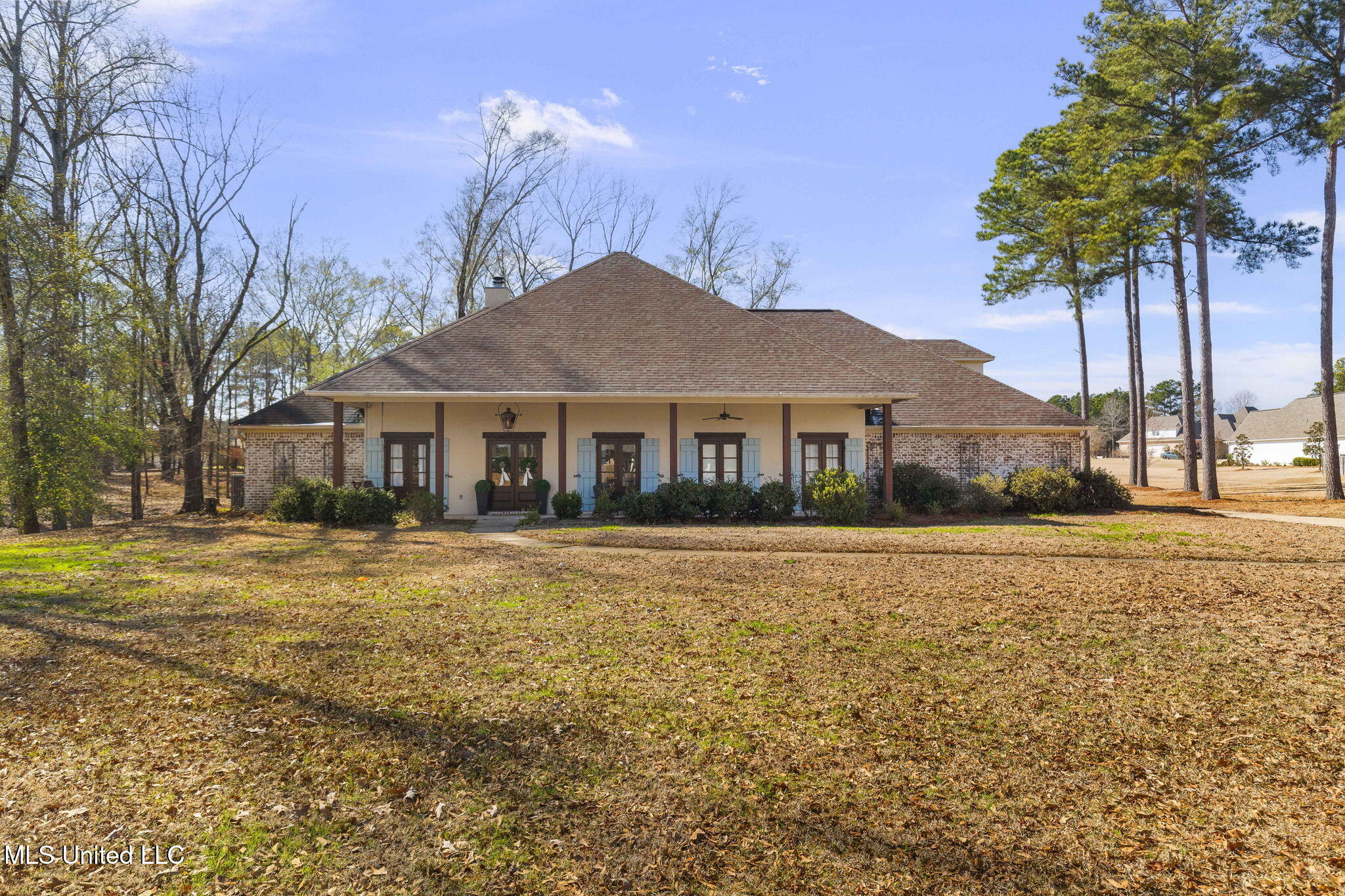 3-web-or-mls-139 Ashbrook-3