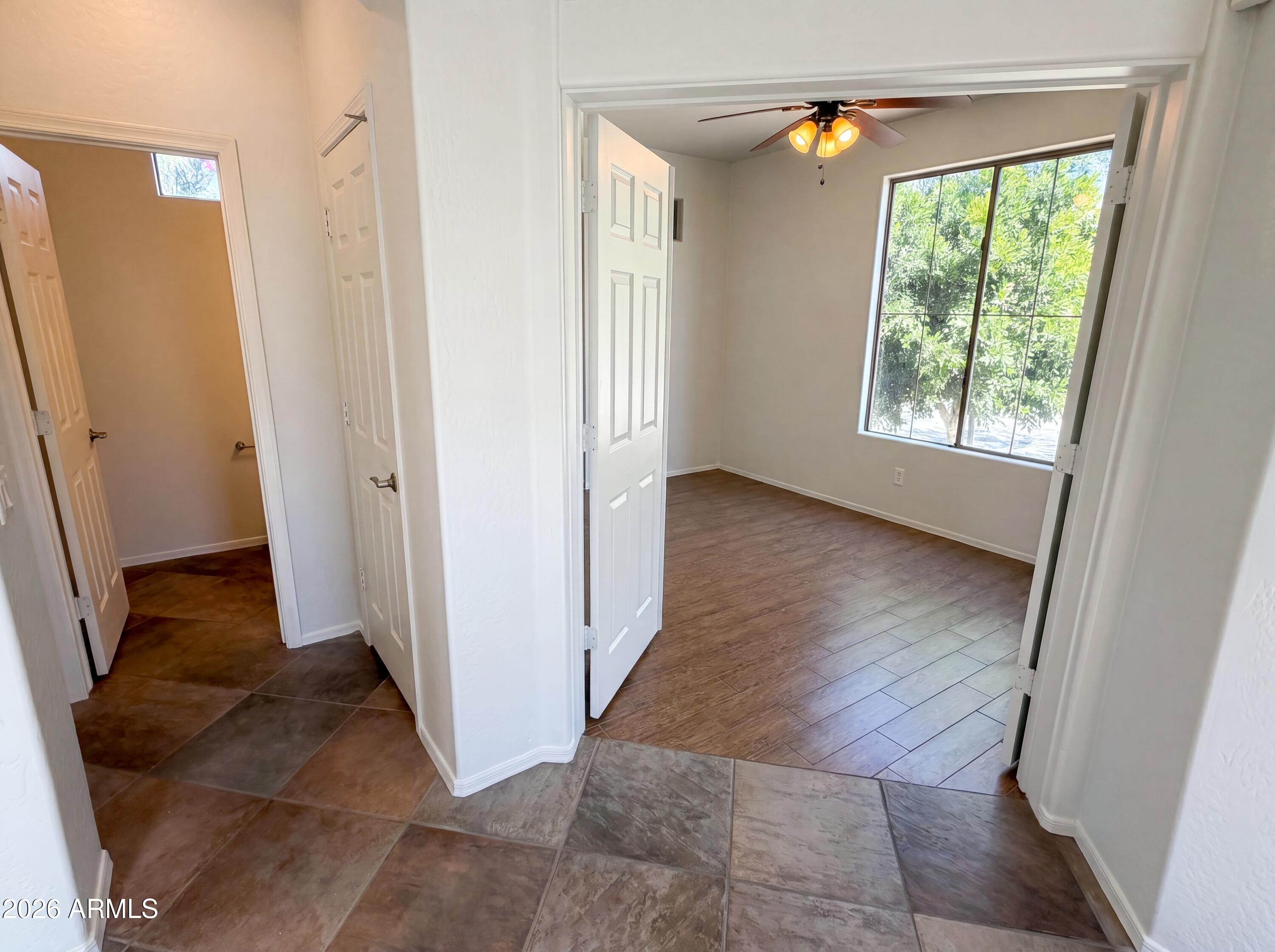 2513 West Florentine Road Phoenix, AZ 85086 - Photo 7 of 38