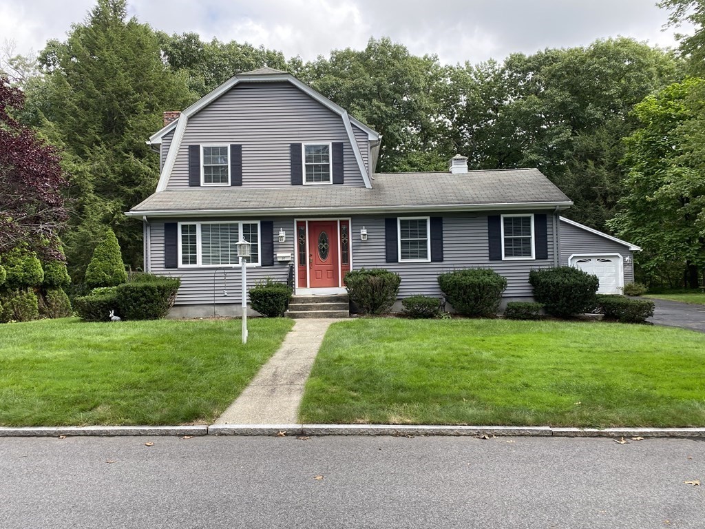37 Craig Street Springfield, MA 01108 - Photo 1 of 26 Gallery Image 1