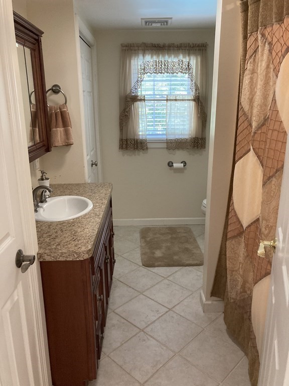 37 Craig Street Springfield, MA 01108 - Photo 17 of 26 Gallery Image 17