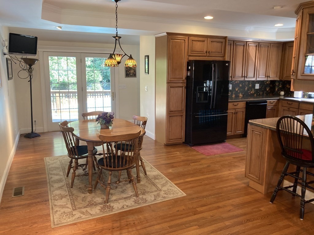 37 Craig Street Springfield, MA 01108 - Photo 8 of 26 Gallery Image 8