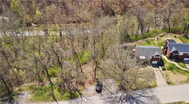 a view of yard from balcony